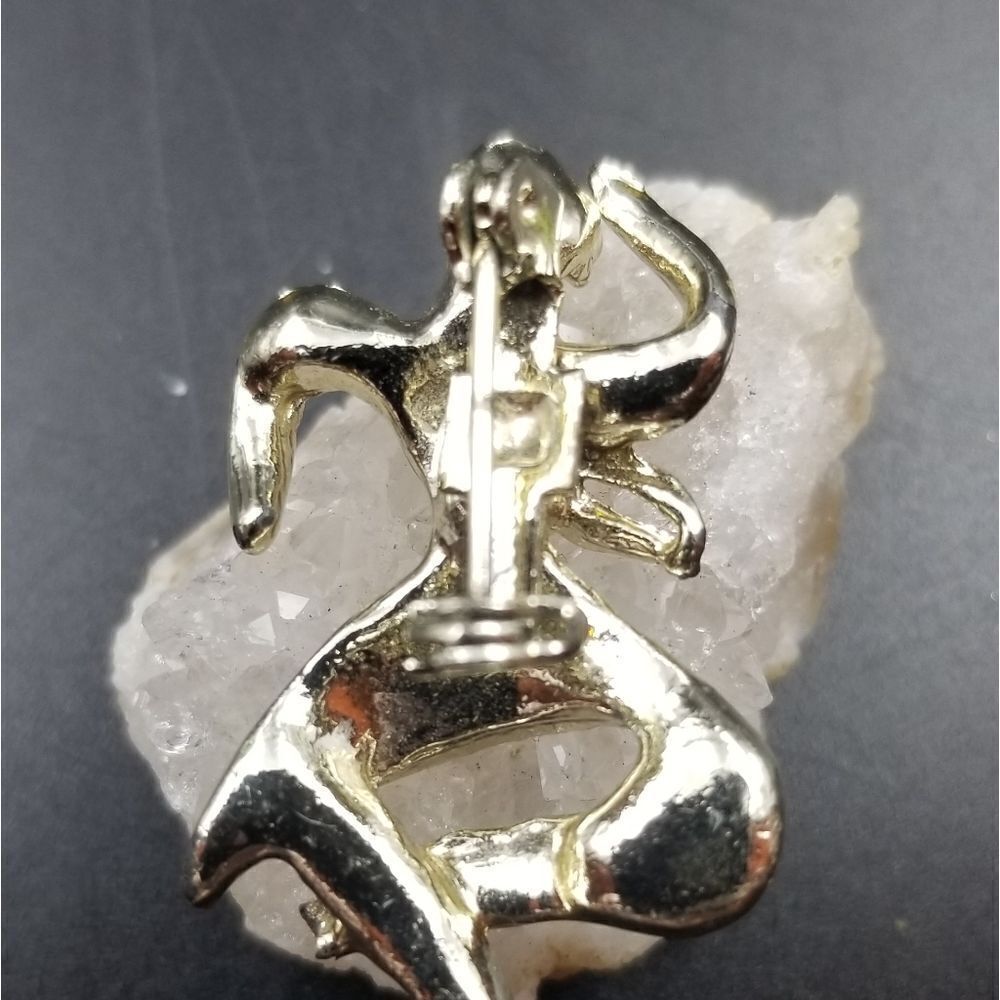 Vintage dancing man brooch. BR113 - Picture 2 of 2
